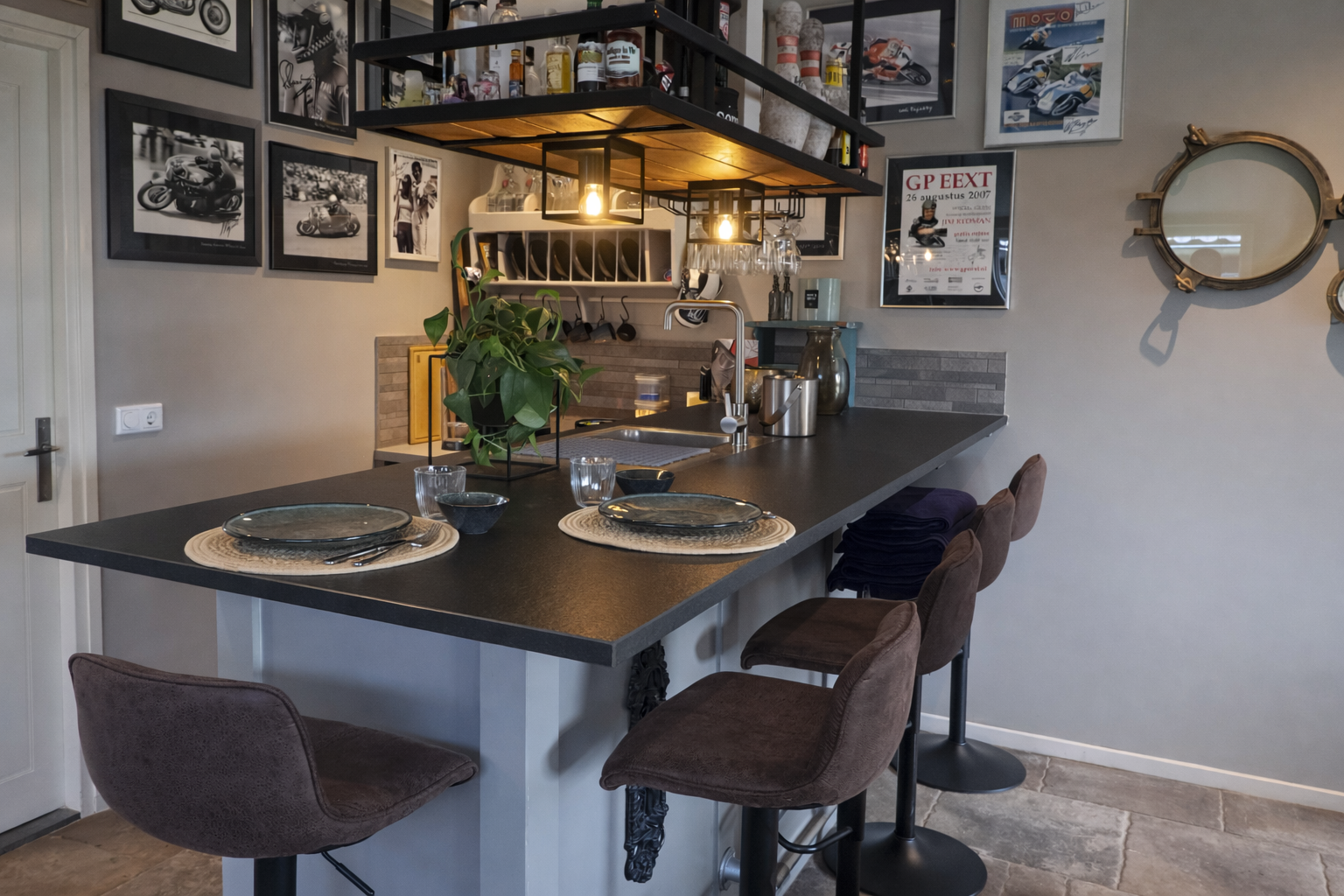 Ontbijt en kroeg in de Stelmakerij